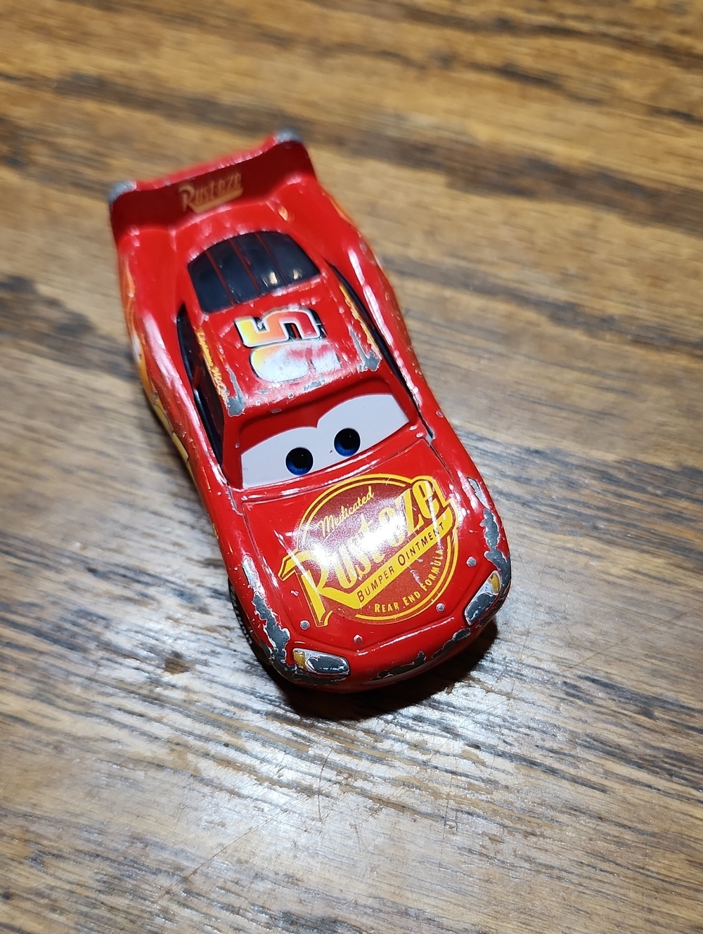 Disney Pixat Rust Eze Lightning McQueen #95